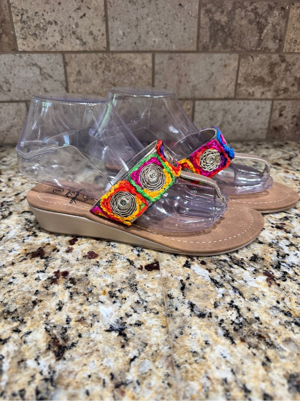 Amanda Blu Size 6 Embroidered Colorful Flip‎ Flop Flat Open Toe Sandals